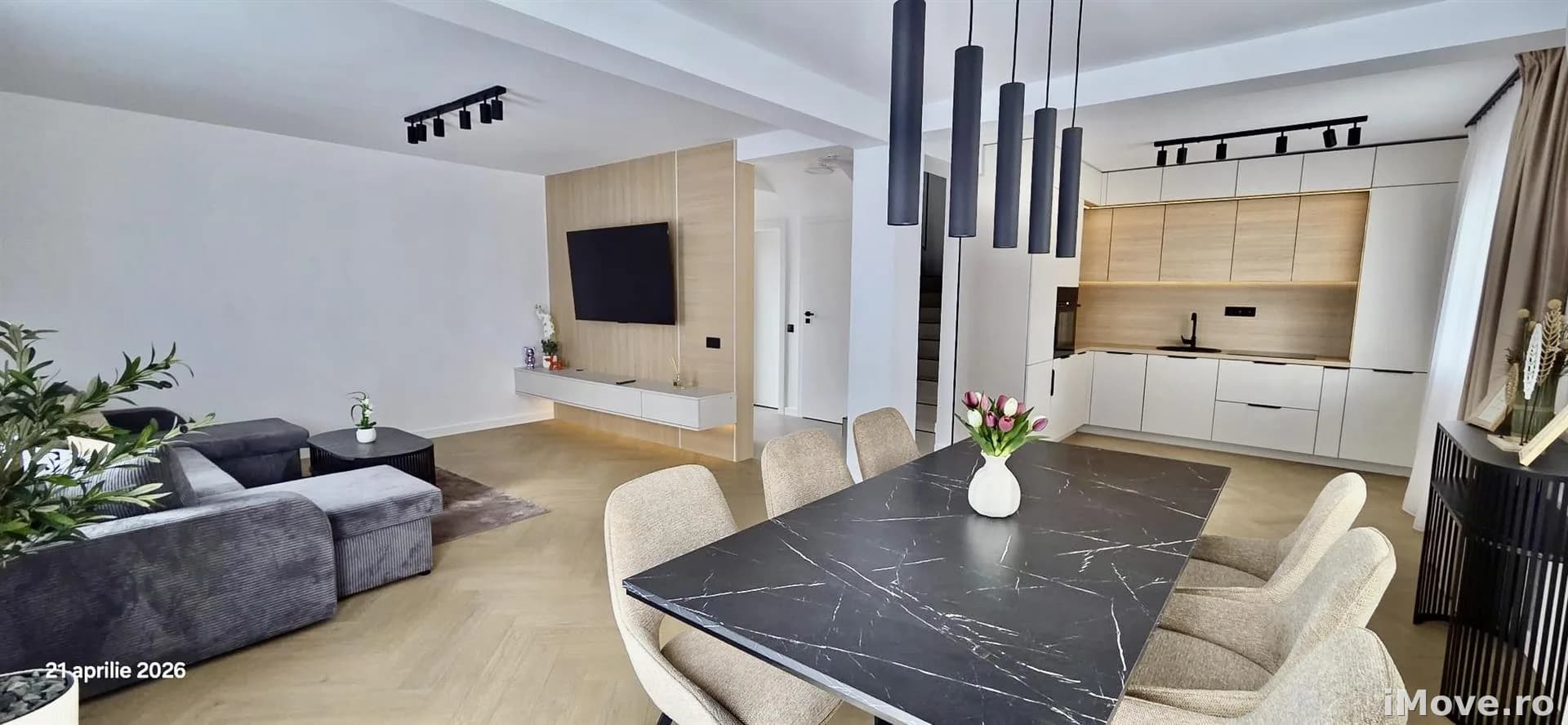 Casa de lux cu 4 camere 2 bai balcon 2 parcari in Selimbar