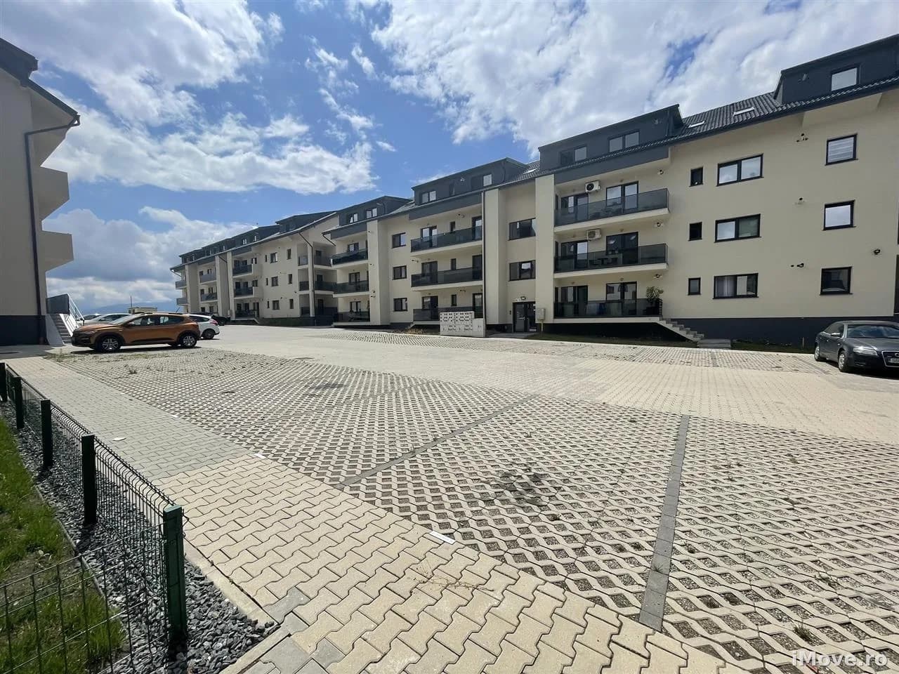 Apartament 2 camere cu balcon si parcare pe Doamna Stanca