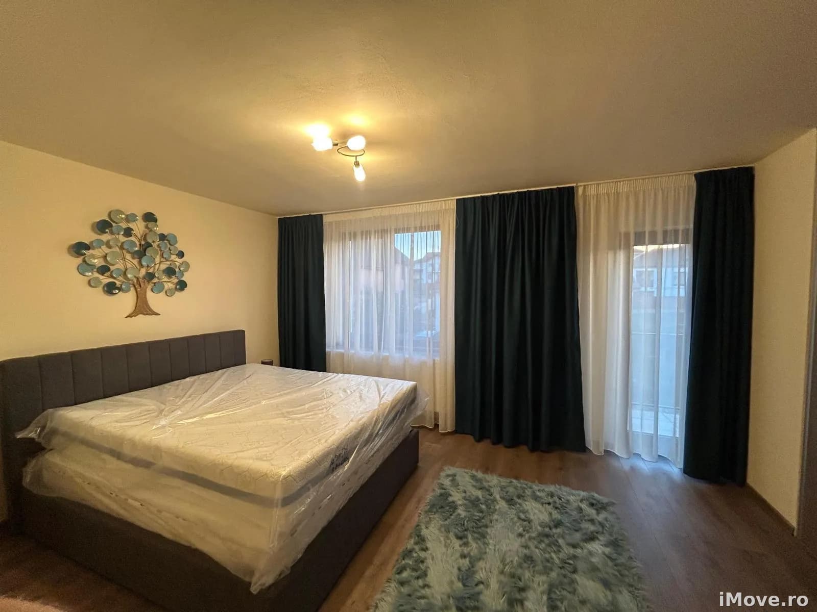 Casa noua 3 camere pe 2 etaje si curte individuala Arhitectilor