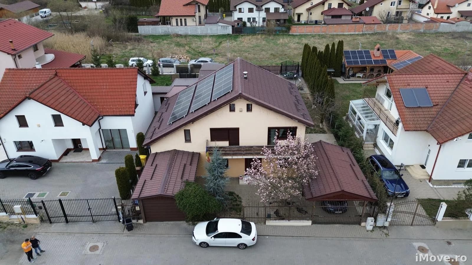 Casa moderna 6 camere 2 bai terasa garaj 654 mp teren Selimbar
