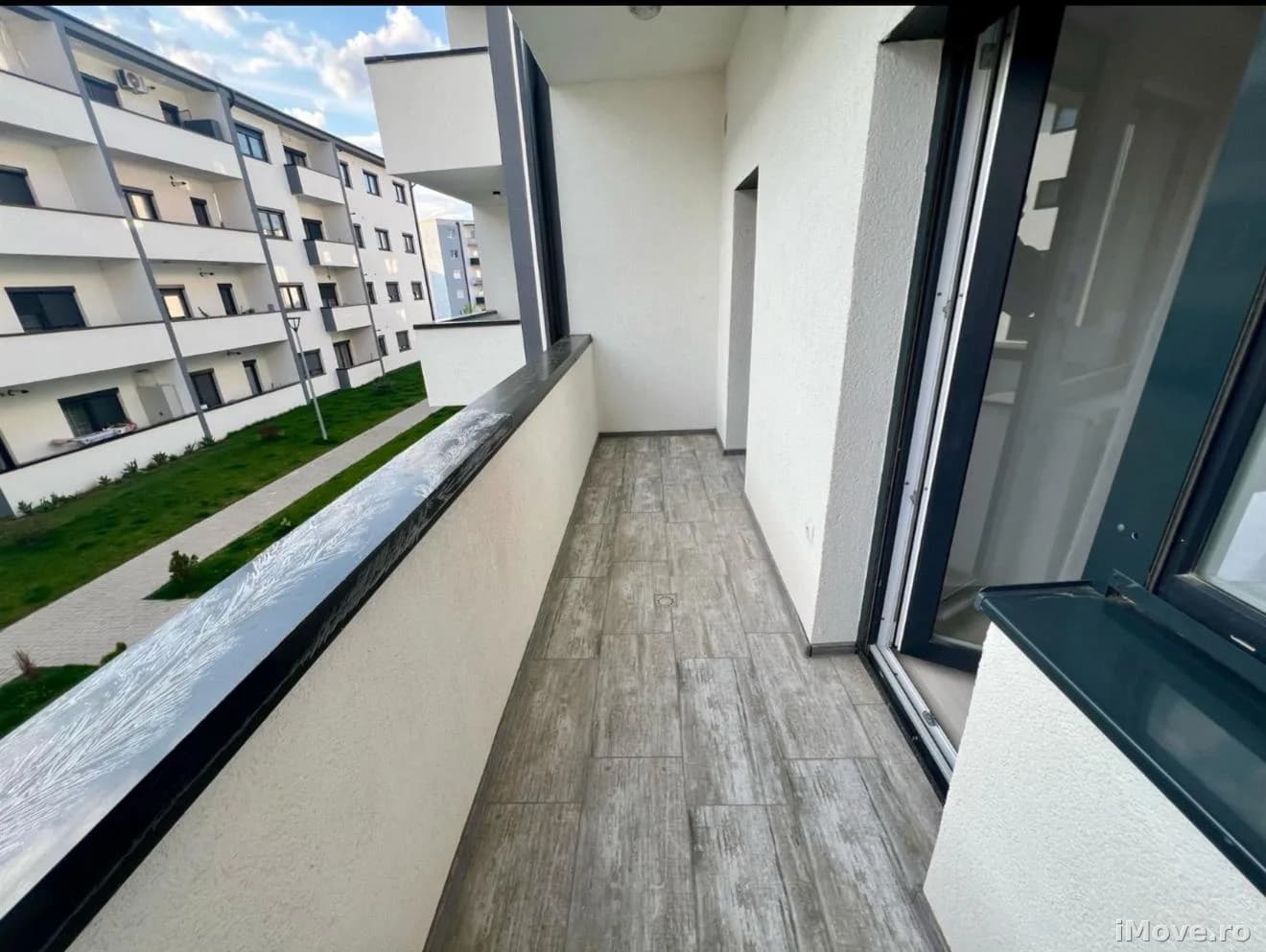 Apartament nou cu 2 camere balcon parcare zona Mandra