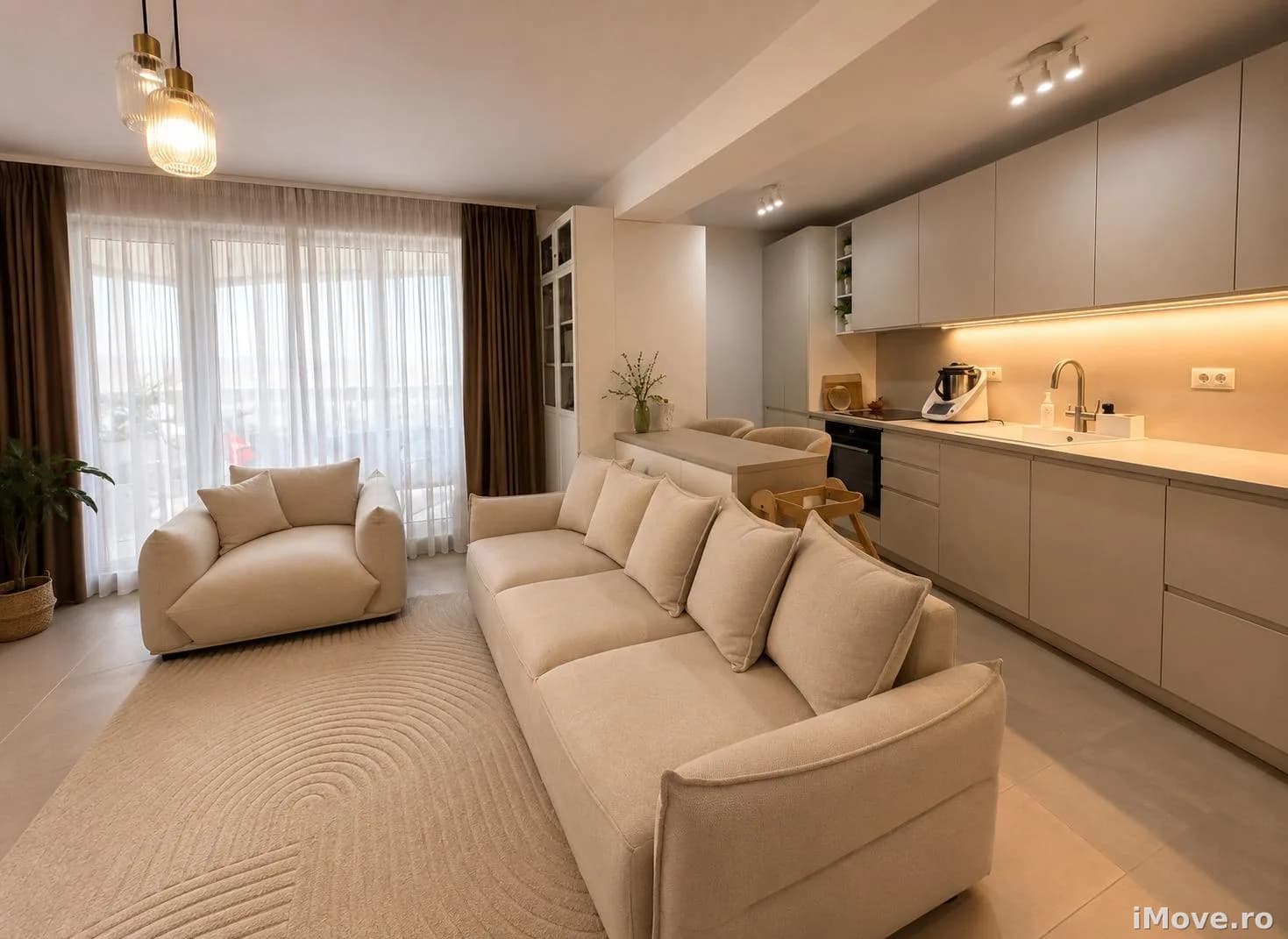 Apartament nou de LUX cu 3 camere 2 bai terasa si parcare in Evolution