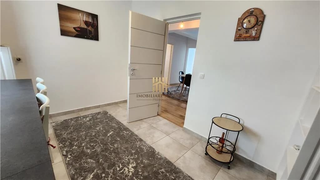 Apartament 3 camere 100 mp De Inchiriat Suceava