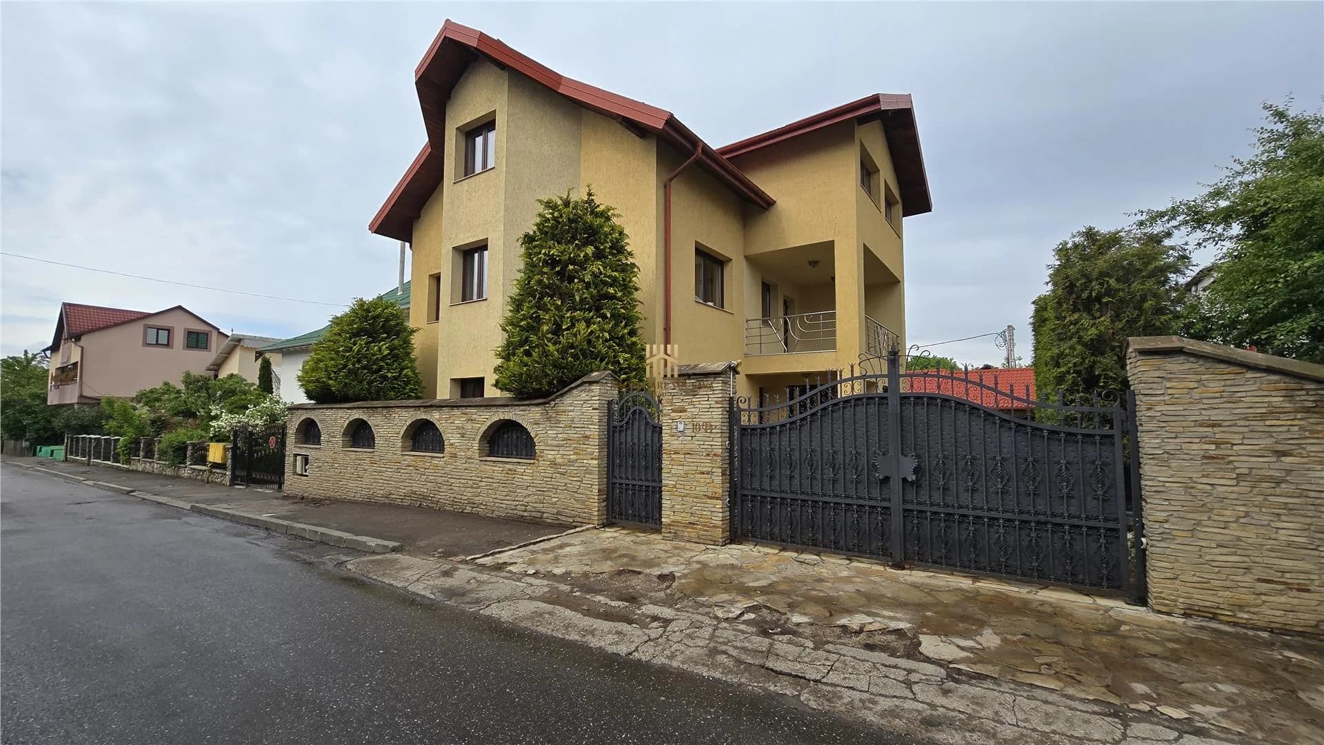 Casa de Lux in Suceava! De vanzare 0727817187