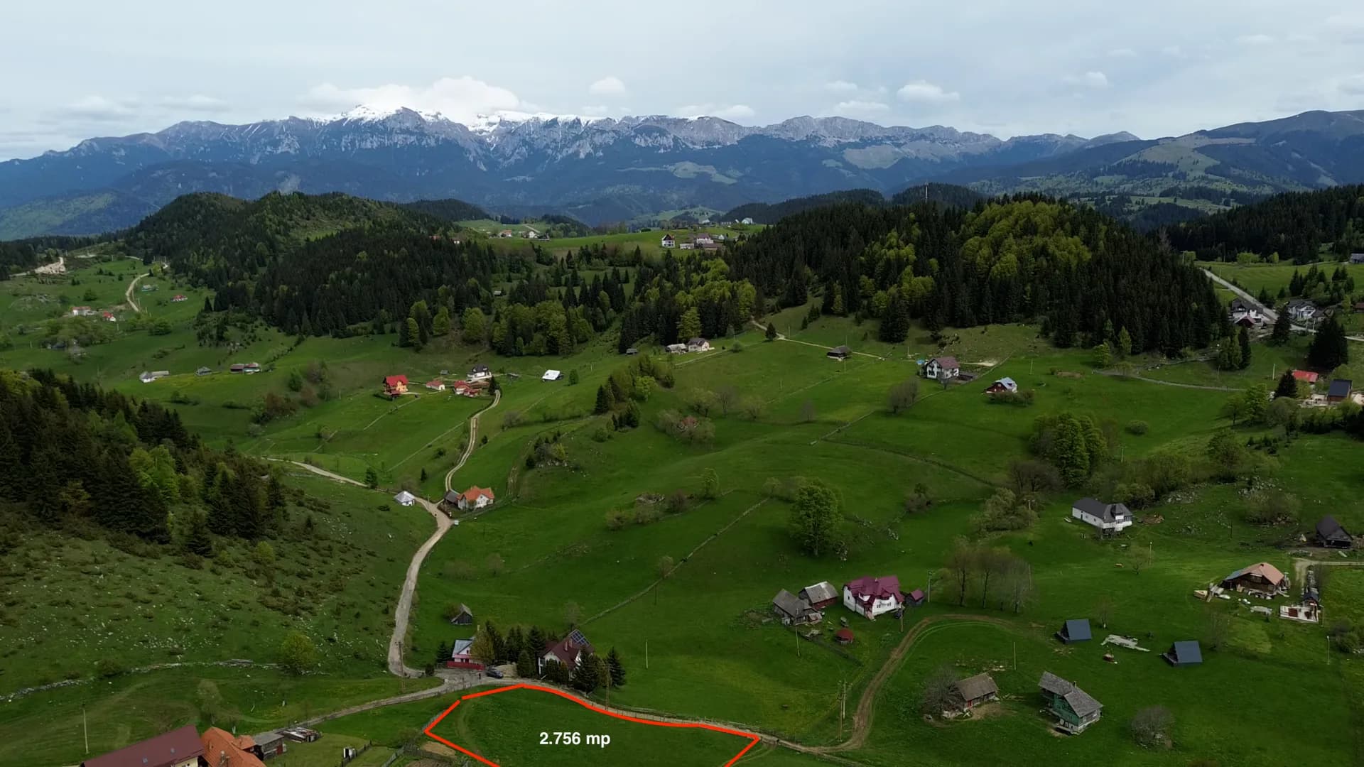 Teren Fundata cu vedere la muntii Bucegi