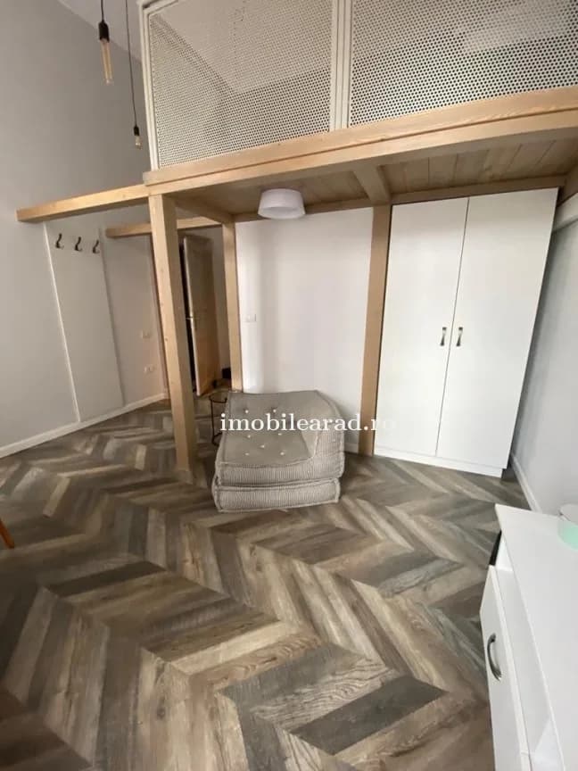 Apartament in stil unic, langa Primaria Arad, amenajat cu designer, mobilat/dotat, la cheie