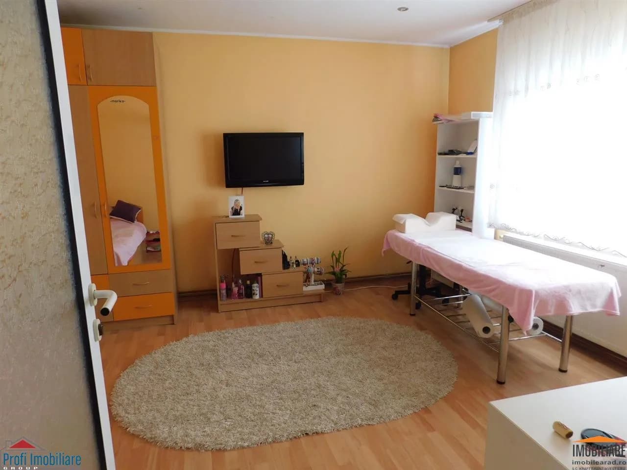 Vanzare spatiu comercial cu Casa P+E pentru clinica privata, cabinete sau labolatoare medicale, Cartier Parneava-Alfa, Arad