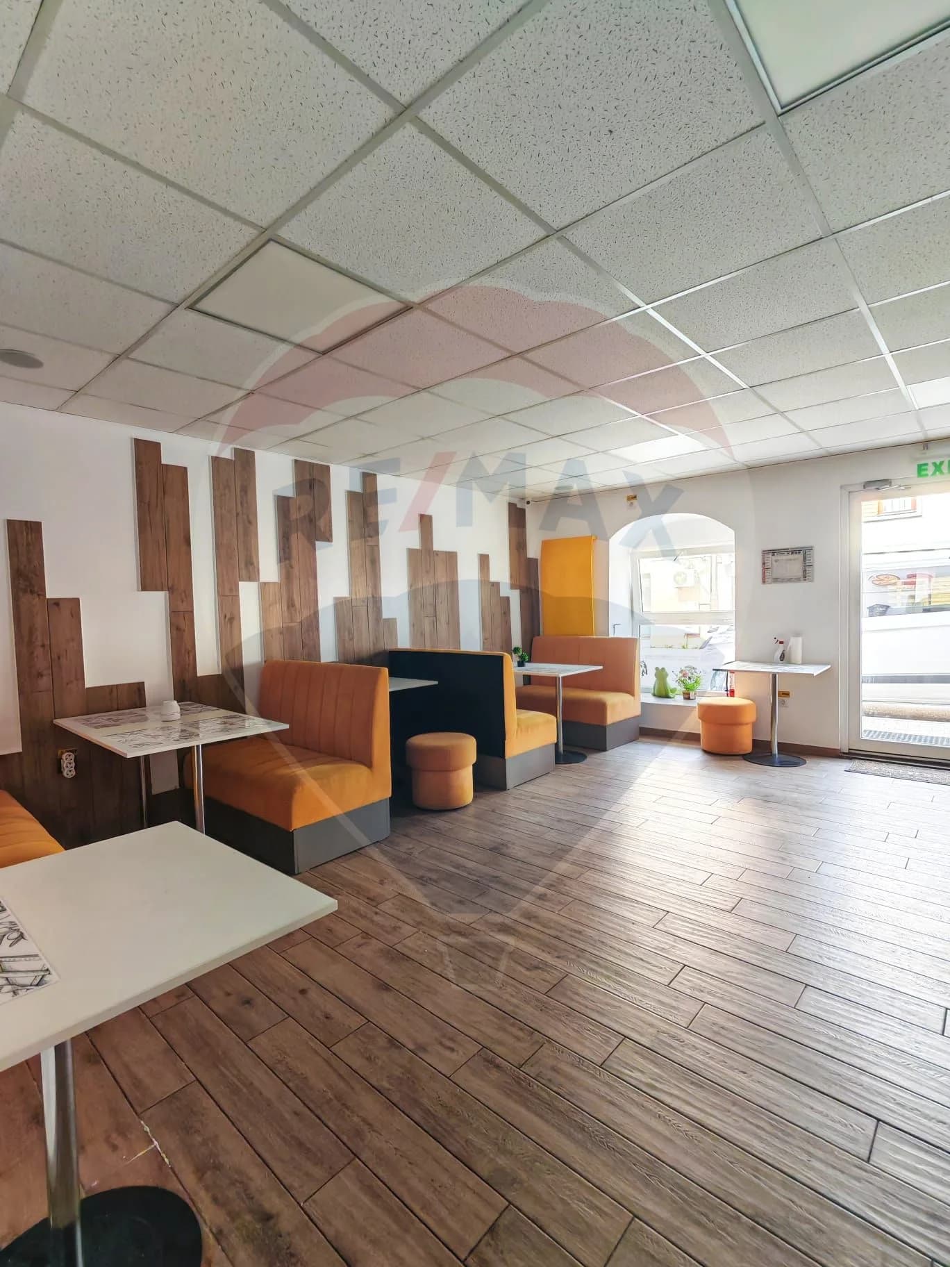 Casa cu spatiu comercial la parter in Rasnov