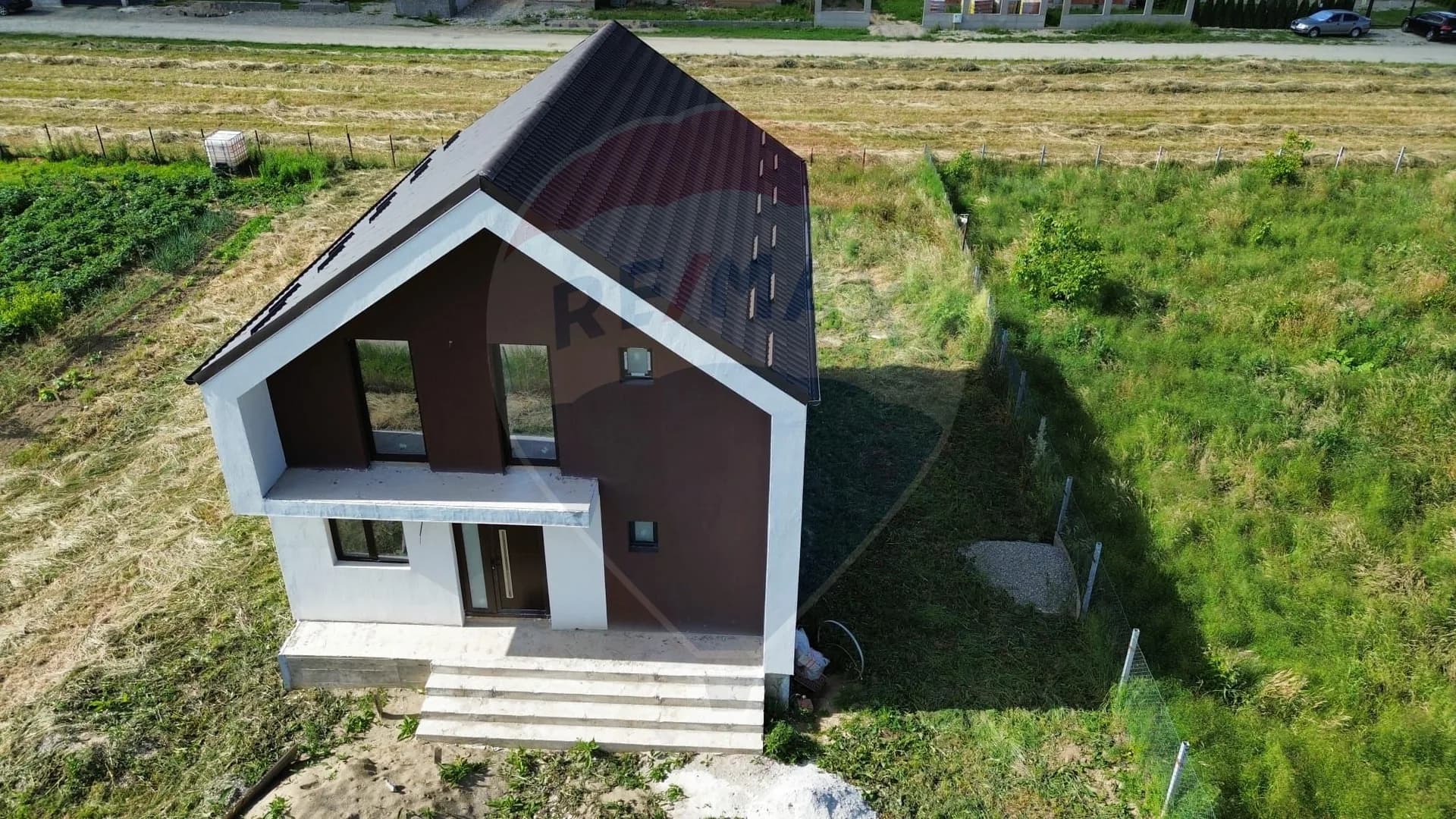 Casă / Vilă cu 4 camere de vânzare in Vulcan, 15 km de Brasov