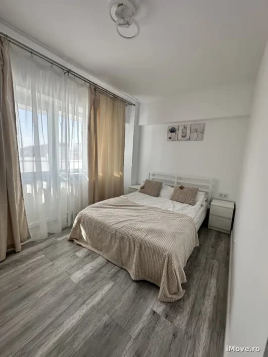 Apartamemt decomandat 2 camere de inchiriat zona centrala