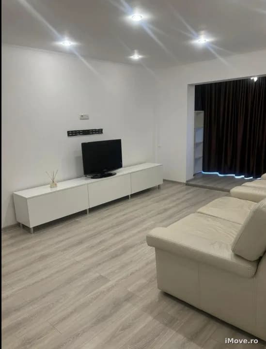 Apartament de închiriat 3 camere zona Nord Republicii Et 1