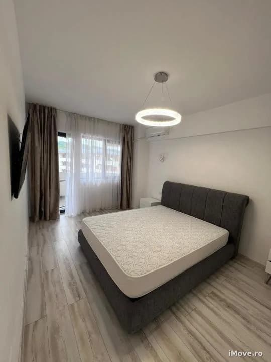 Apartament 2 camere de inchiriat Dem.Radulescu Valcea, parcare, lift, modern