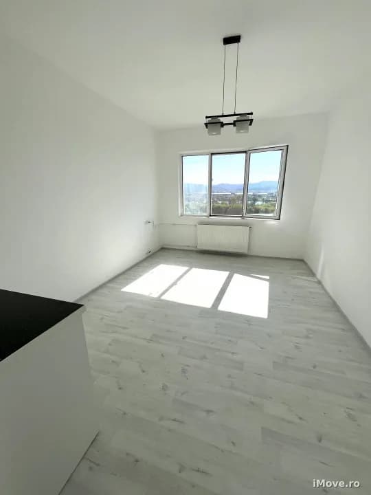 Garsonieră de vânzare, zona Troianu-Calea lui Traian , etaj 4/4