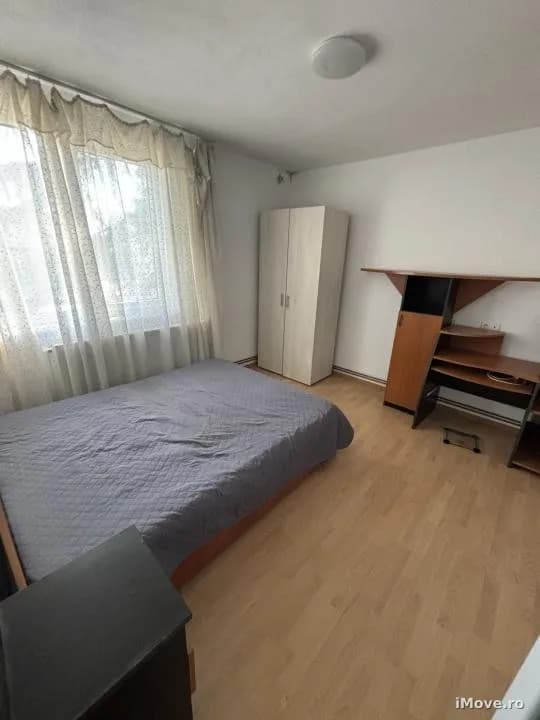 Apartament cu 2 camere de inchiriat zona 1 Mai etaj 2 Rm Valcea