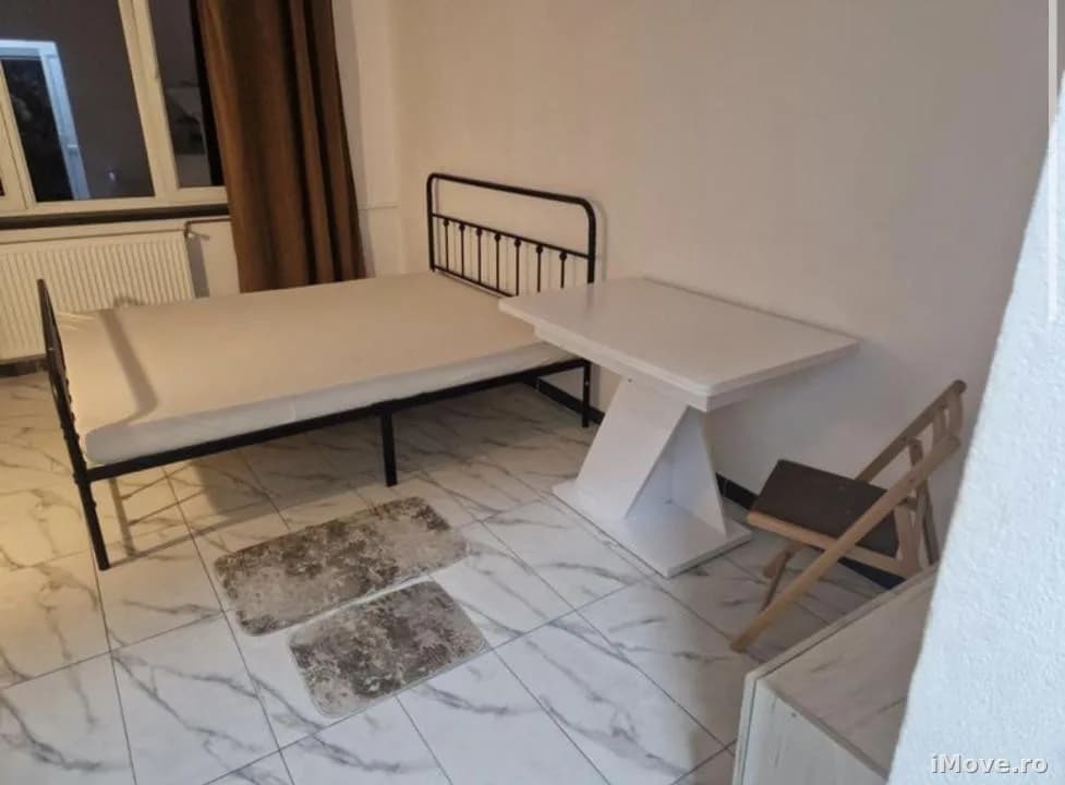 Garsoniera de vanzare etaj 2 zona Troianu Ramnicu Valcea