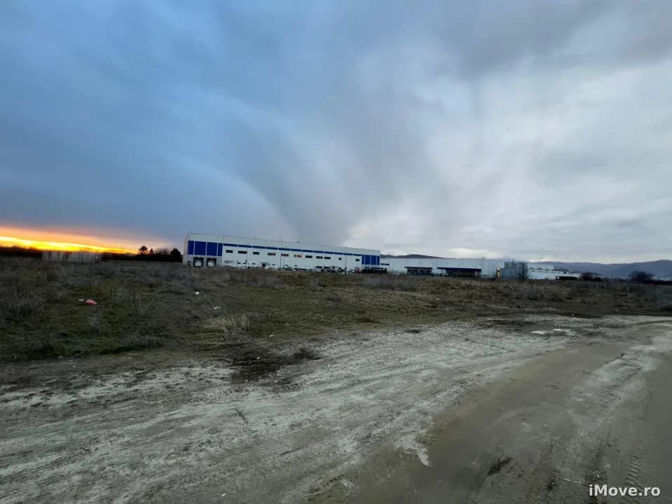 De vanzare teren intravilan – Racovița-Budești, Rm. Valcea
