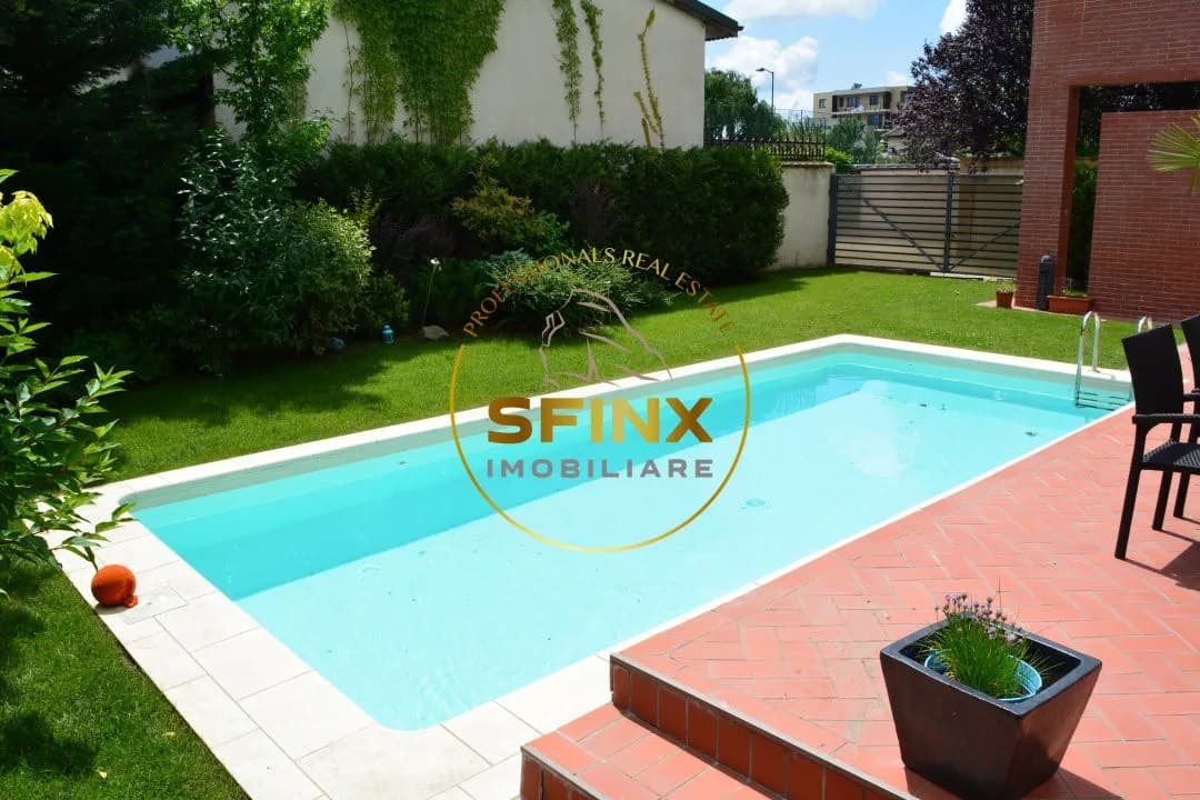 Near the forest, 6-7 bedroom individual, refurbished villa with pool and garage