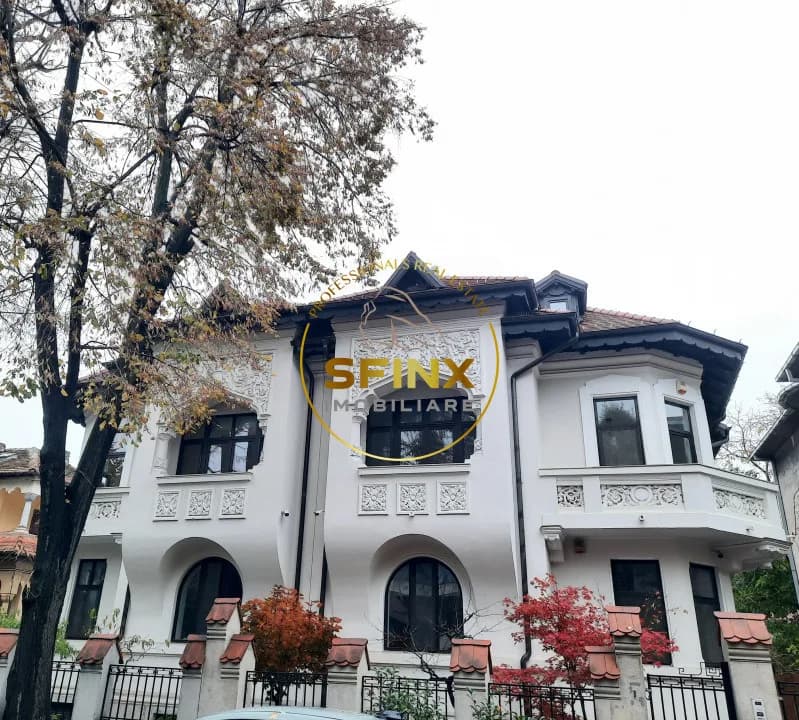 Dorobanti Capitale, birou elegant in parter de vila interbelica renovata